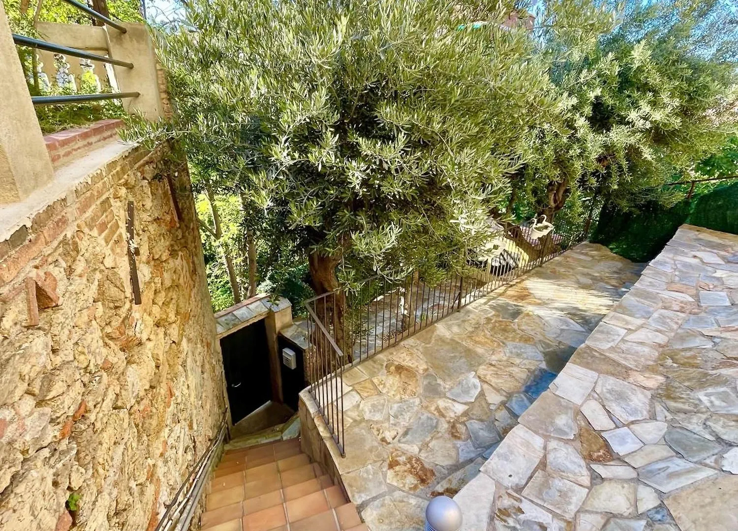 Сasa de vacaciones Casa Independiente-Garden-Views-2 Bedrooms Barcelona