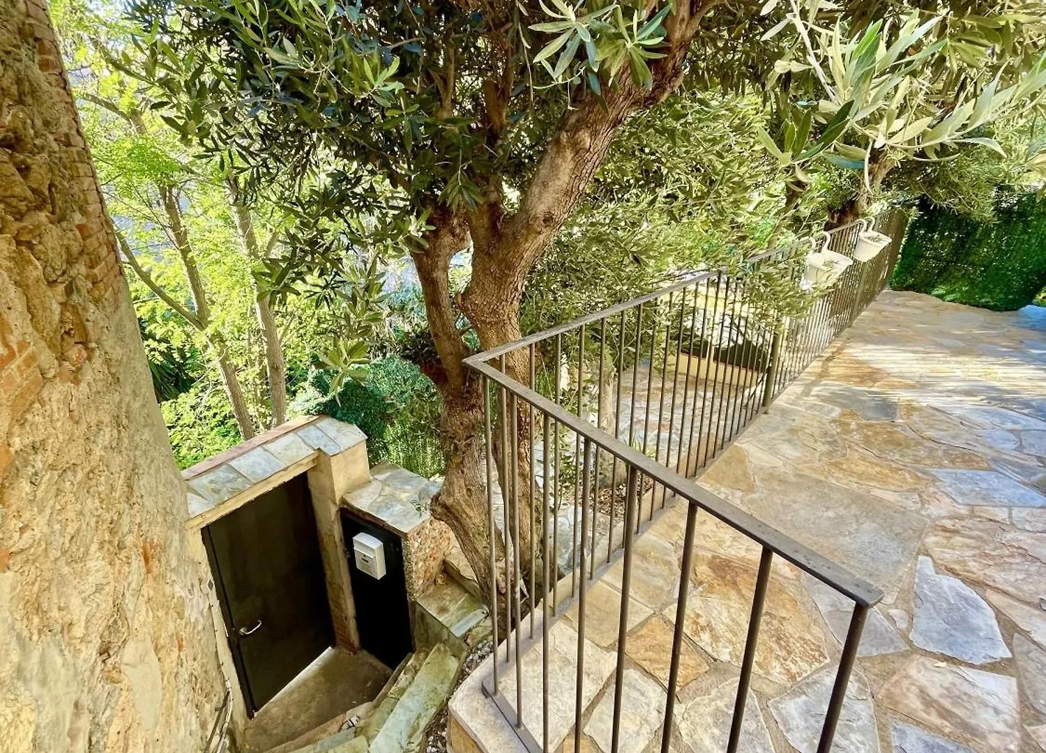 Casa Independiente-Garden-Views-2 Bedrooms Barcelona 0*,  España